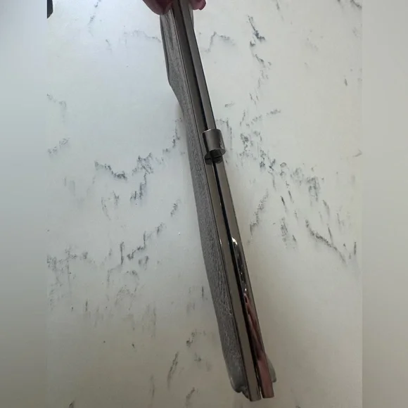 Women’s J. Crew Metallic Grey 100% Leather Pebble Clutch Wallet - Picture 3 of 8